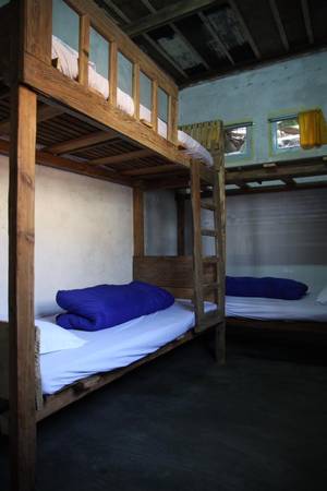 Một dạng phòng dorm với thiết kế đơn giản.