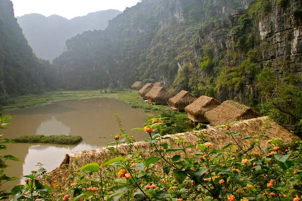 Homestay Ninh Bình Nguyen Shack view hồ nước