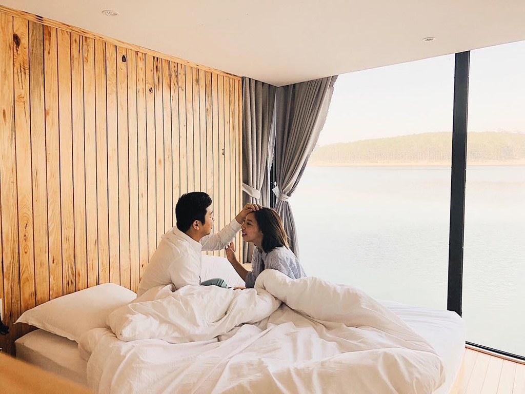 homestay-ven-ho-so-huu-view-dep-tho-mong-nhat-nhi-da-lat-ivivu-1