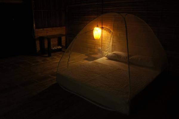 Không gian ăn uống ngoài trời homestay Hòn Dăm Phú Quốc
