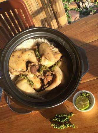 Hải sản tươi ngon phục vụ tại homestay Hòn Dăm Phú Quốc