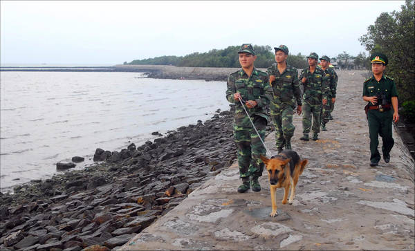 Biên phòng tuần tra tại đảo Thạnh An