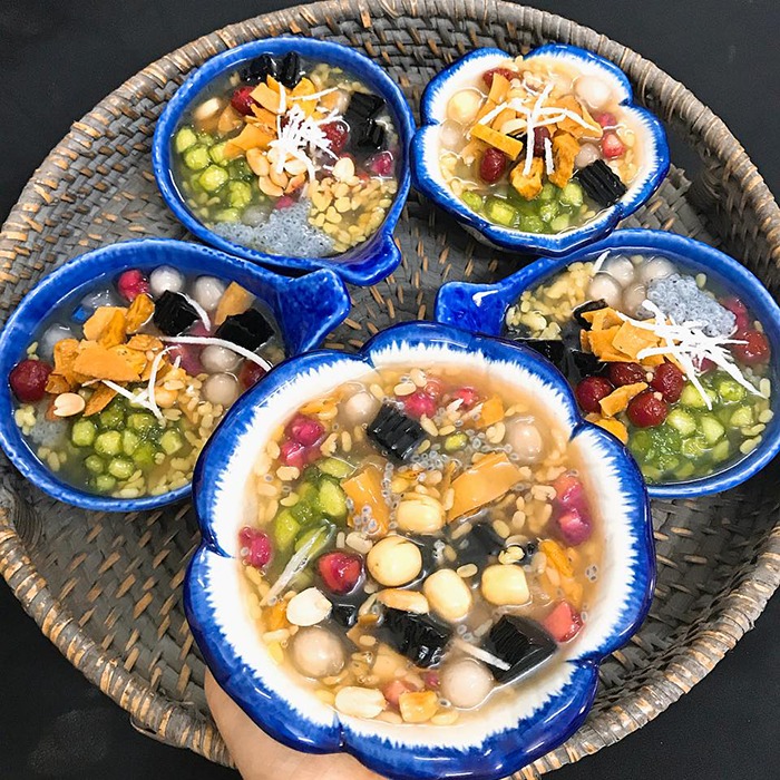 Thưởng thức chè Huế