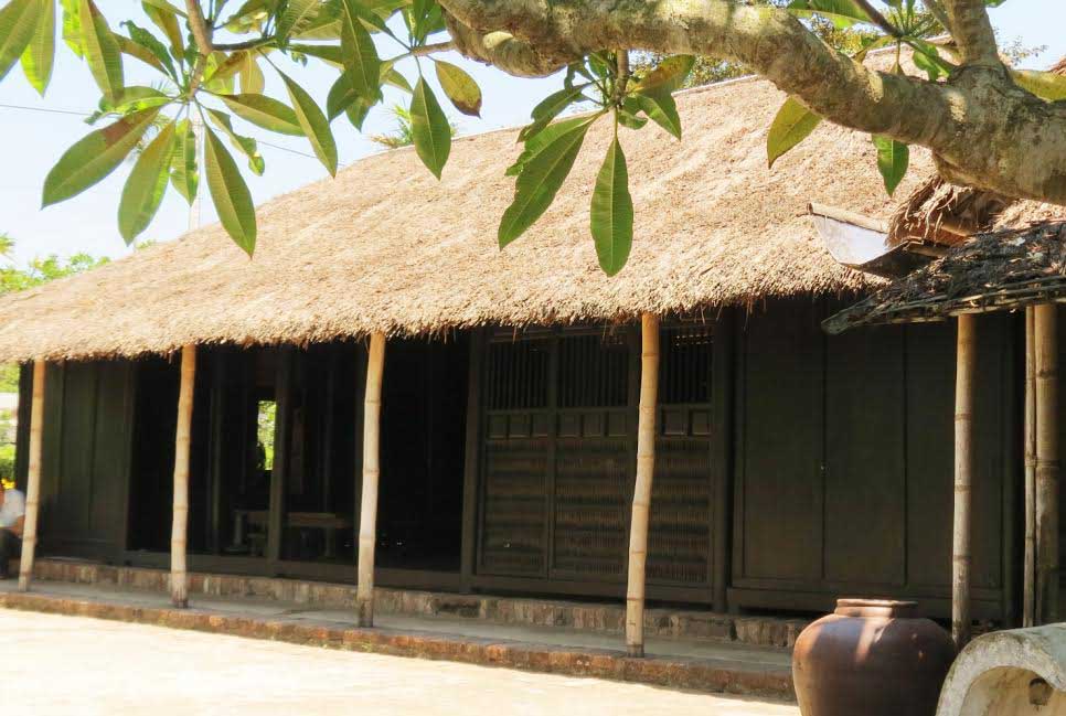 Ngôi nhà đơn sơ của Bác lúc xưa