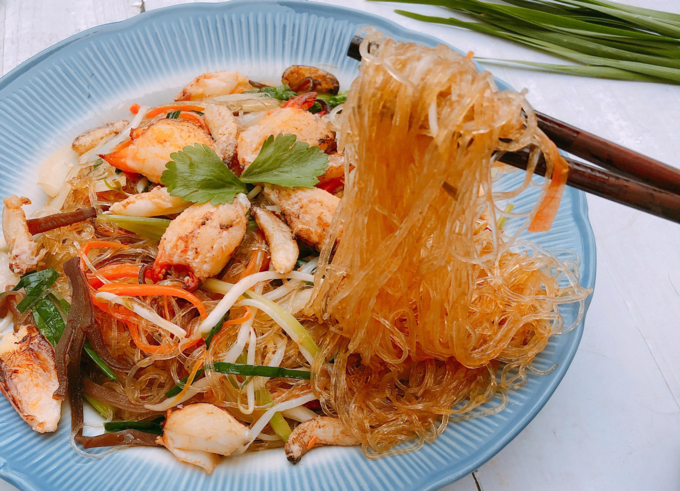 huong-dan-cach-lam-mien-xao-cua-doi-vi-cho-ngay-cuoi-tuan-ivivu-5