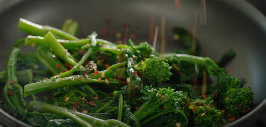 huong-dan-che-bien-mon-uc-ga-ran-pho-mai-mi-y-chuan-vua-dau-bep-Gordon-Ramsay-ivivu-11