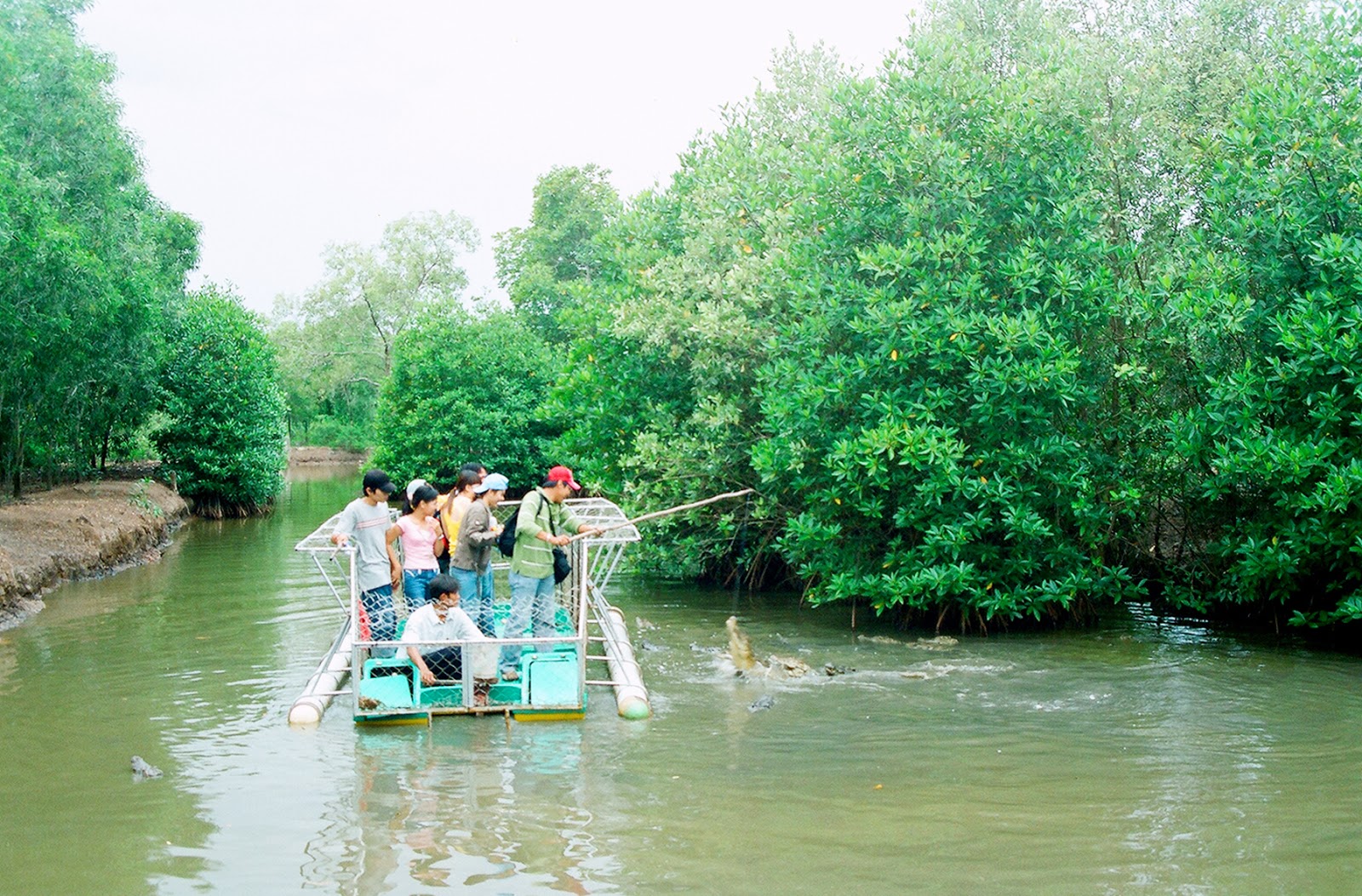 Hoạt động trải nghiệm tại khu du lịch Vàm Sát