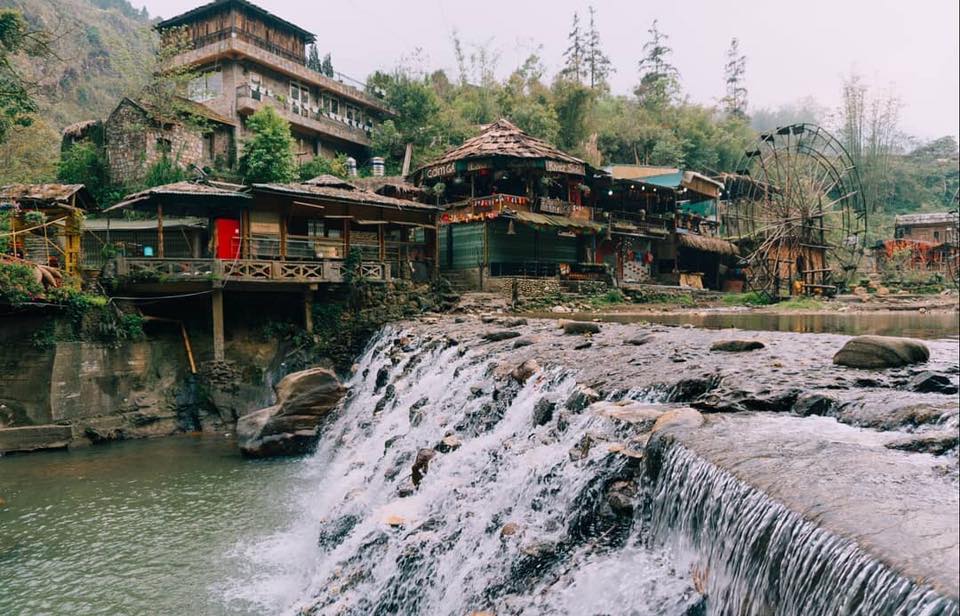 Đường vào bản Cát Cát Sapa