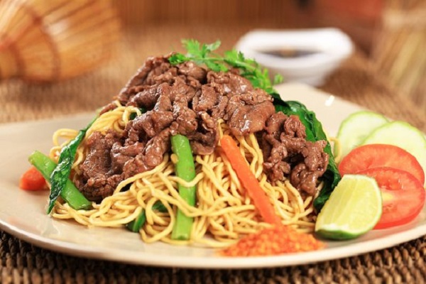 Nguyên liệu chuẩn bị cho món mỳ xào thập cẩm