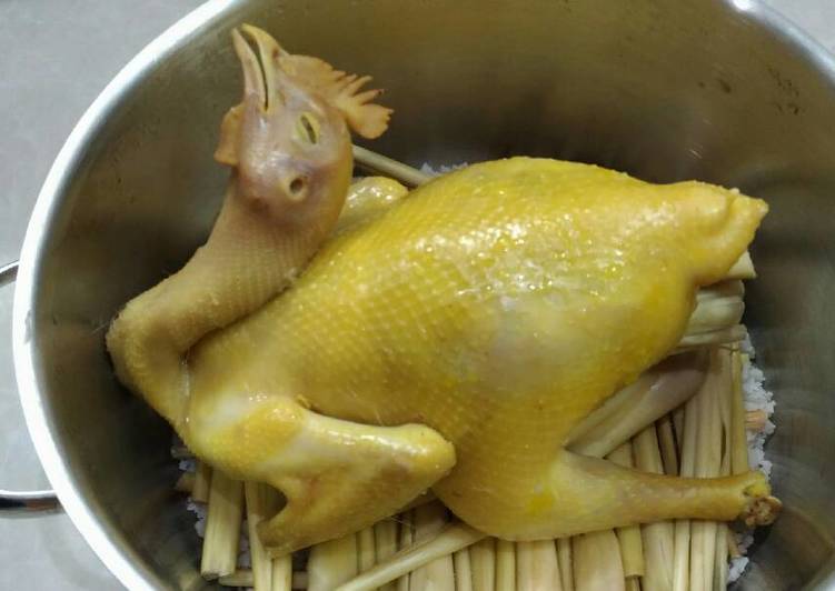 Cách luộc gà luộc gừng sả chín đều