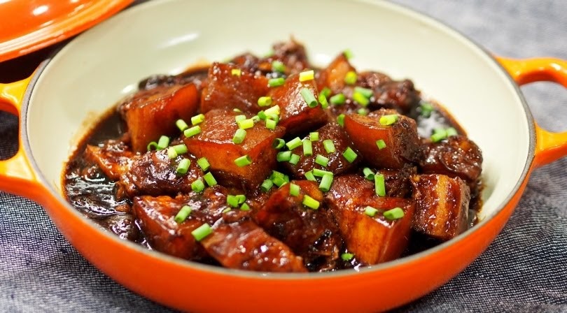 Làm màu kho thịt kho tiêu