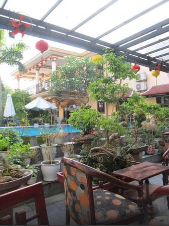 Hồ bơi tại Khách sạn Huy Hoàng Garden Hội An