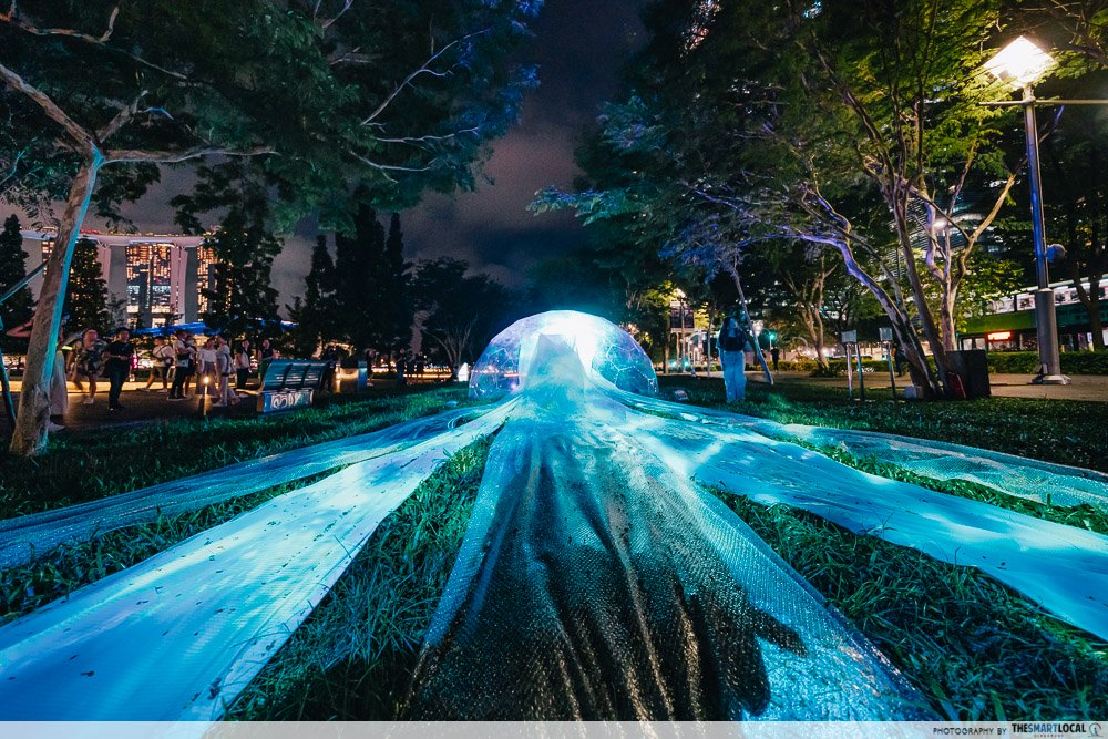 Tác phẩm Fallen i Light Singapore