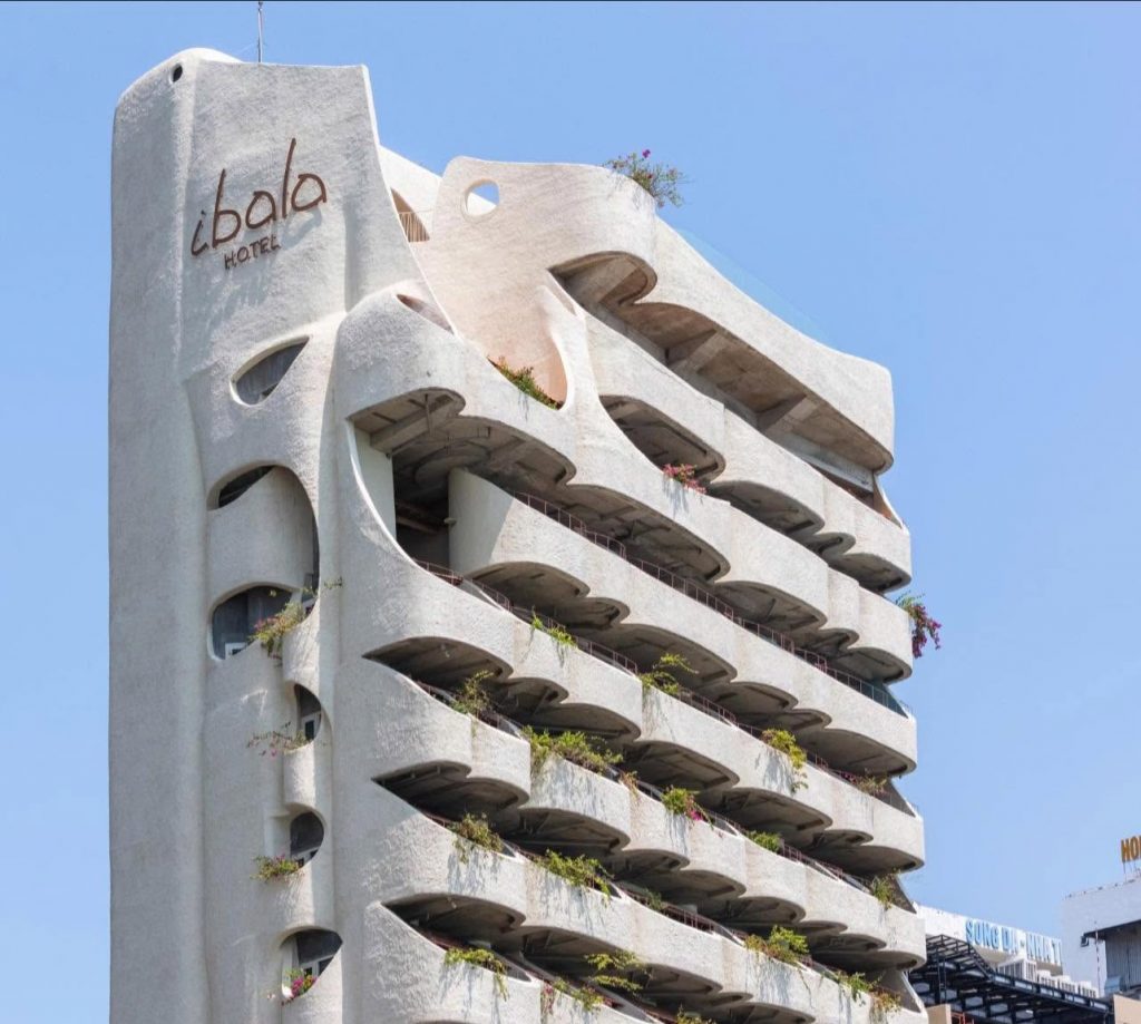 Kiến trúc độc đáo bên ngoài Ibala Hotel & Spa Nha Trang