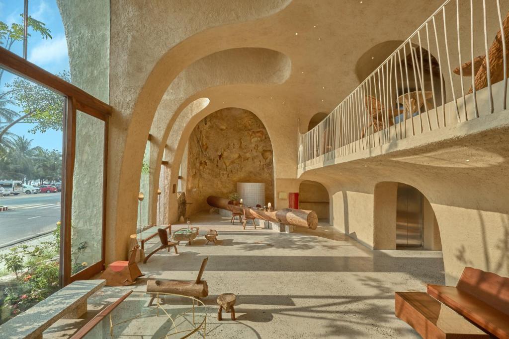 Sảnh chờ sang trọng tại Ibala Hotel & Spa Nha Trang