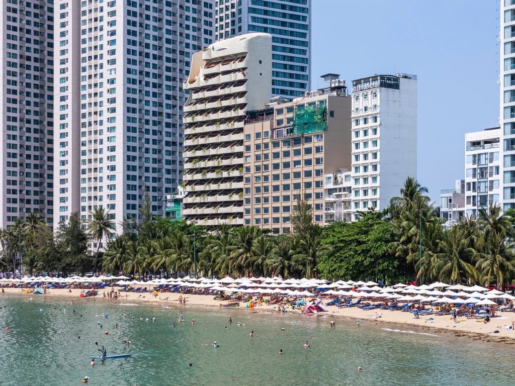 Tòa nhà khách sạn Ibala Hotel & Spa Nha Trang