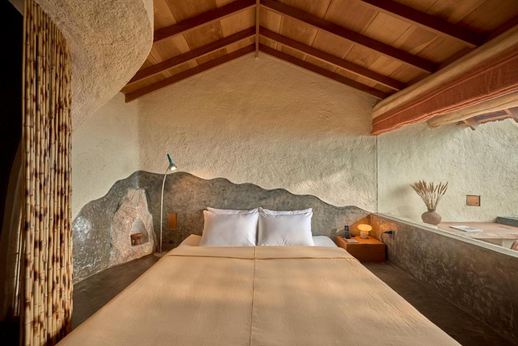 Phòng nghỉ hướng biển tại Ibala Hotel & Spa Nha Trang