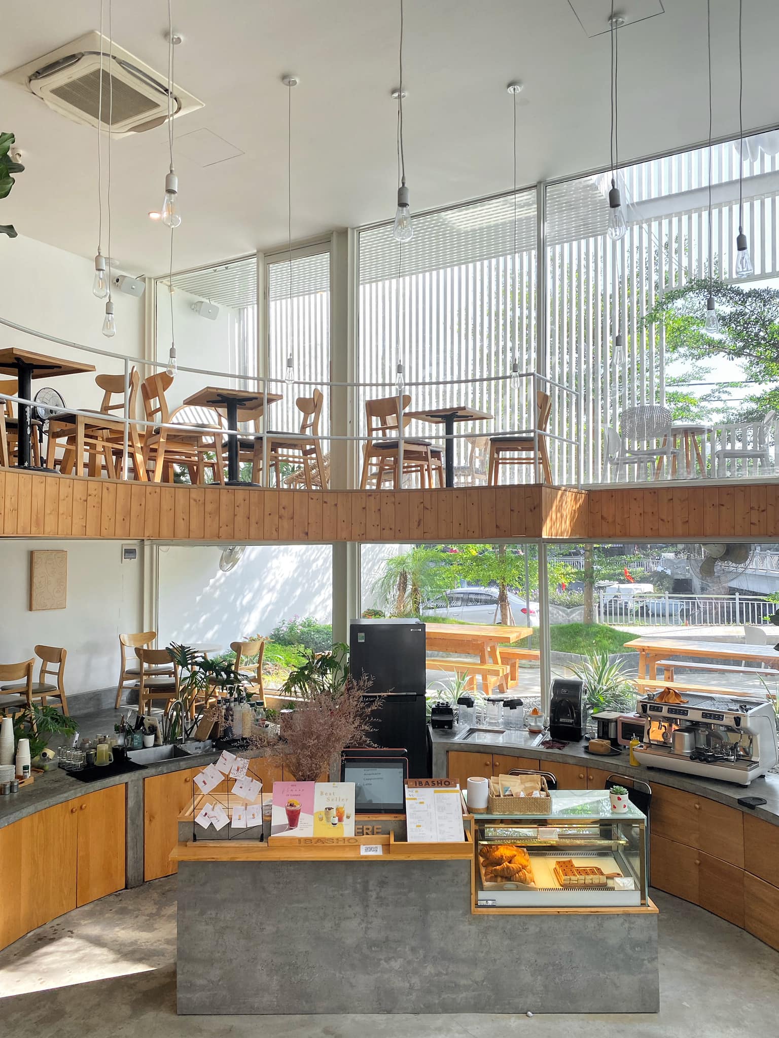 Nội thất quán cafe Đà Nẵng Ibasho Hostel & Coffee