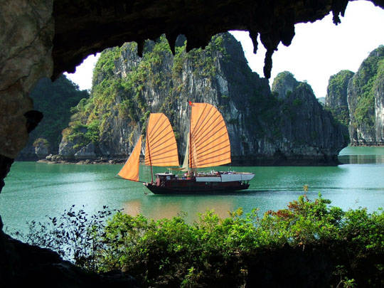 images672224_redsvn_halong_lonely_planet_02 images672224_Redsvn_Halong_Lonely_Planet_02