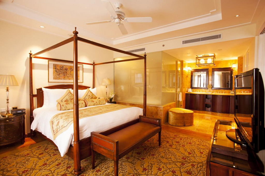 Indochine-Palace-Hue-ivivu-6