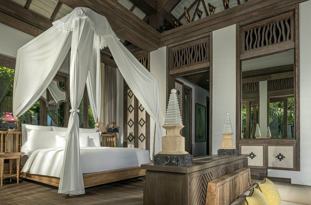 Phòng ngủ sang trọng tại InterContinental Đà Nẵng Sun Peninsula