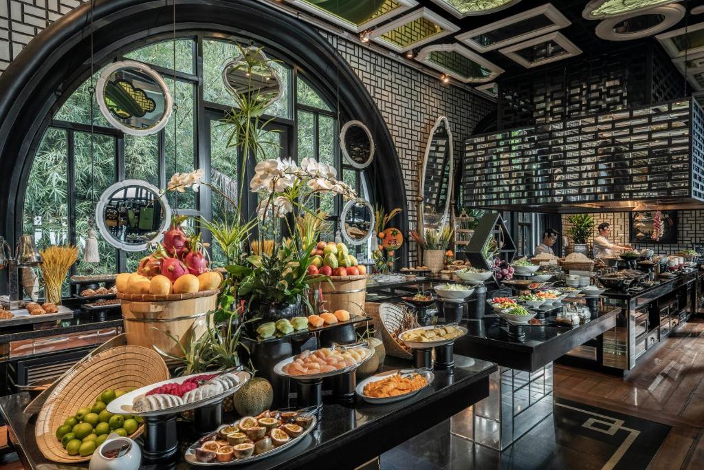 Không gian nhà hàng của InterContinental Đà Nẵng Resort