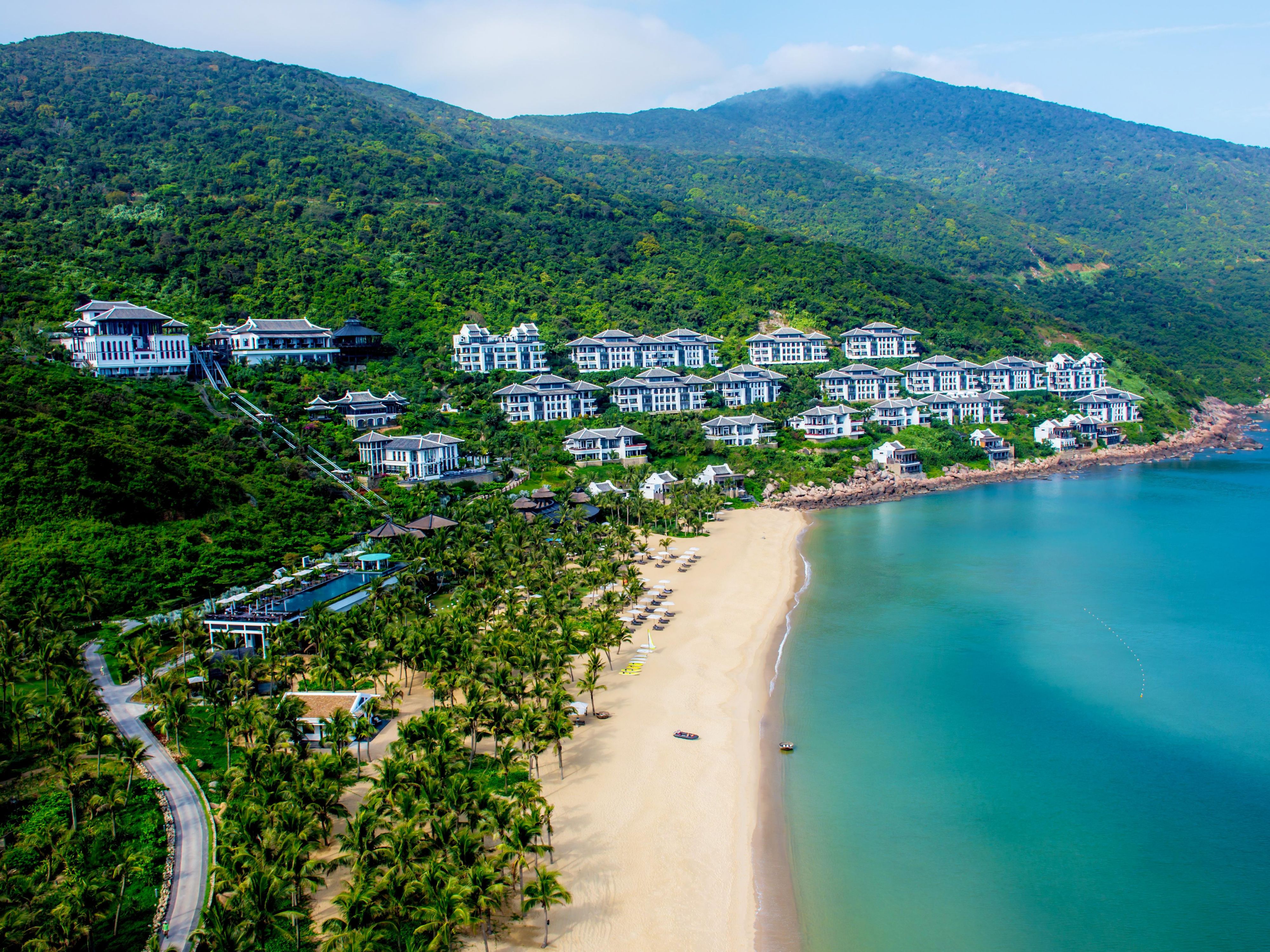 intercontinental-danang-sun-peninsula-resort-ivivu-1-1 InterContinental-Danang-Sun-Peninsula-Resort-ivivu-1