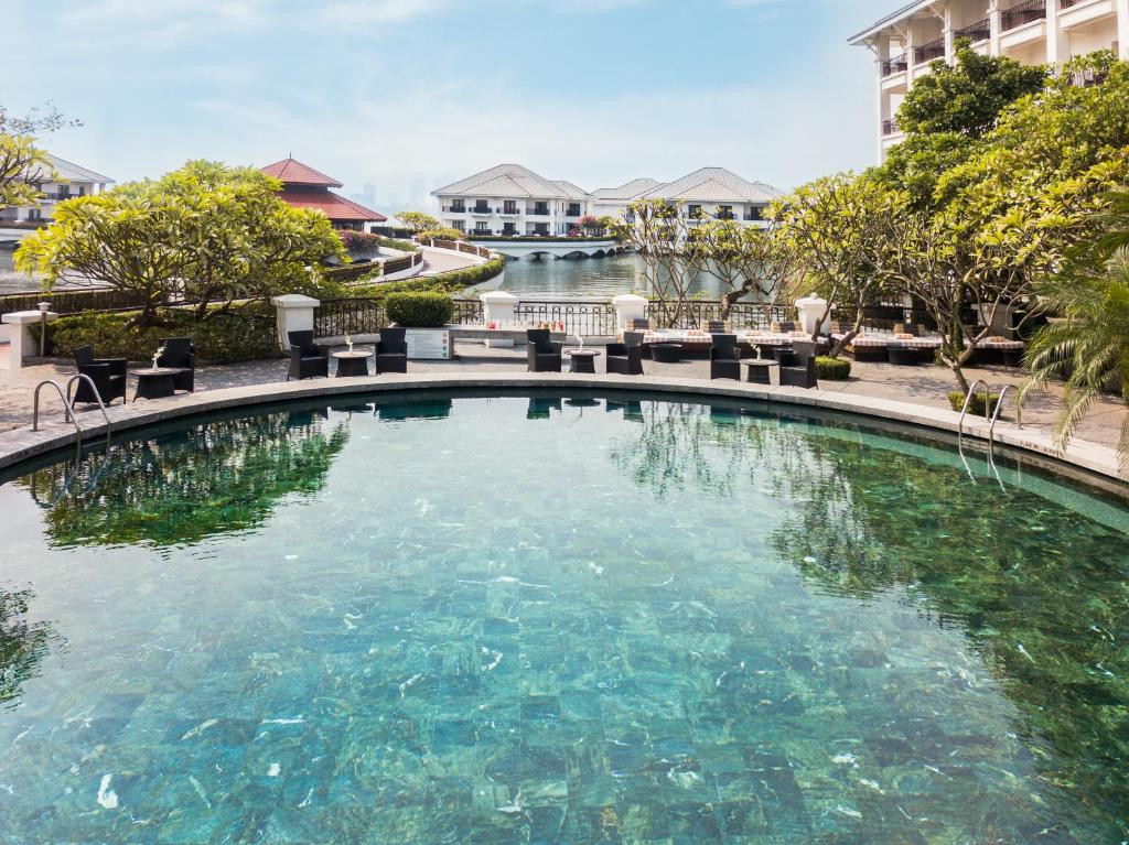 Khu vực hồ bơi.
