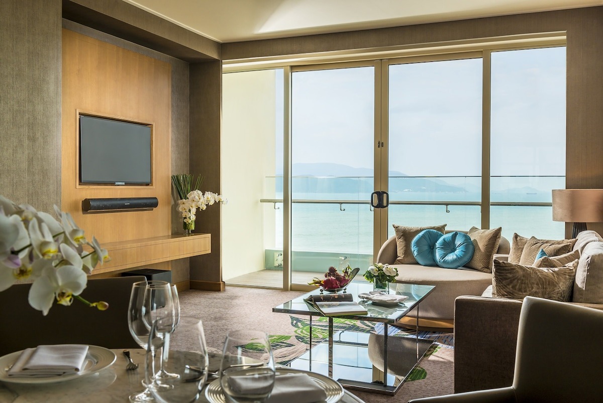 Ban công phòng khách sạn Intercontinental Nha Trang