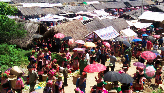 ivivu-sapa-cho-tinh-sapa