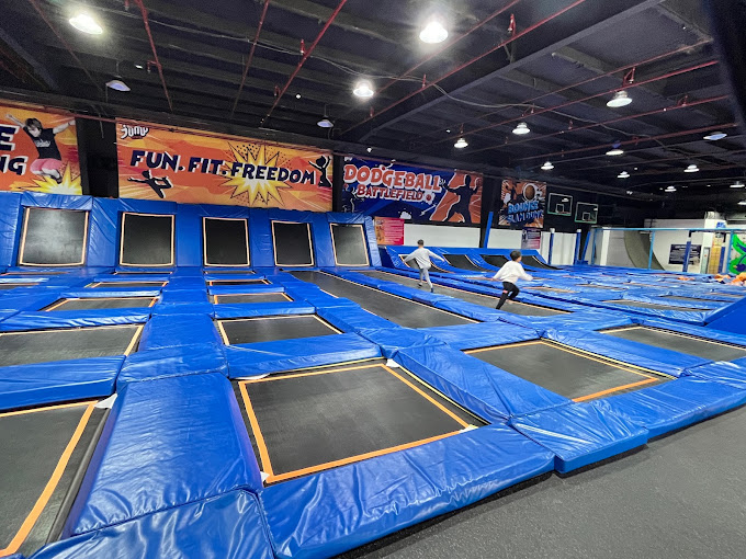Jump -Arena-Thăng-Long-ivivu
