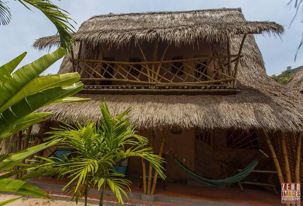 Những gian nhà tranh ở Jungle Beach. 