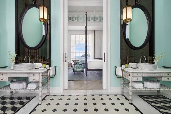 Khám phá khuôn viên xanh mát tại JW Marriott