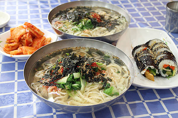 Du lịch Hàn Quốc - Kalguksu – Mì cắt