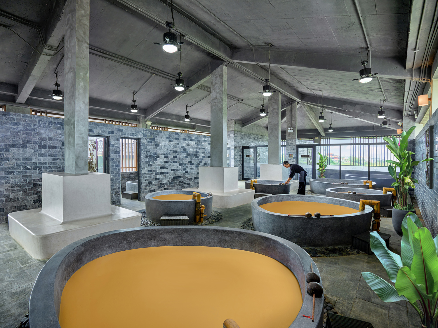 Khu vực tắm bùn khoáng tại Kawara Mỹ An Onsen Huế