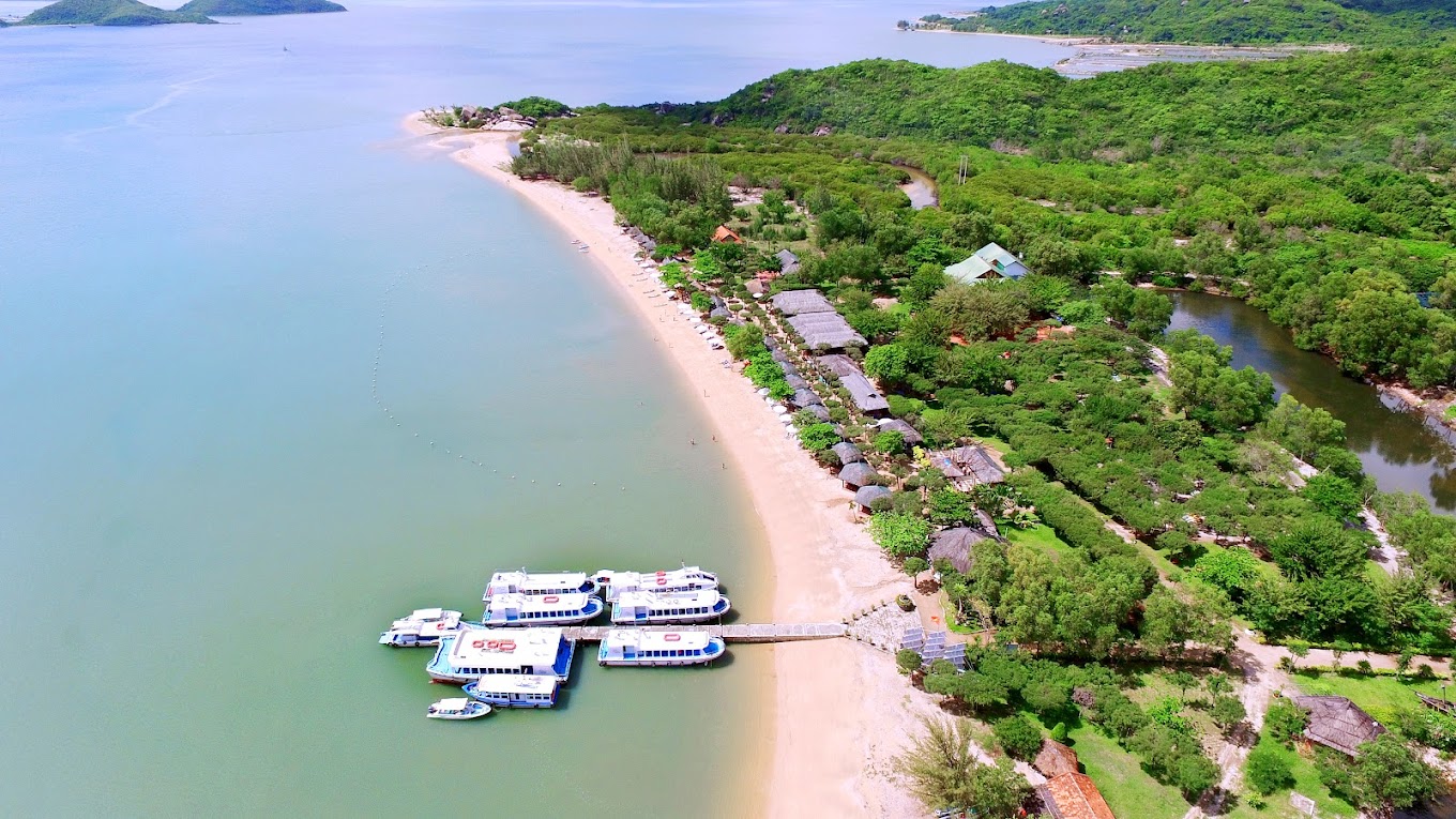 Ảnh: Khu du lịch Đảo Hoa Lan.