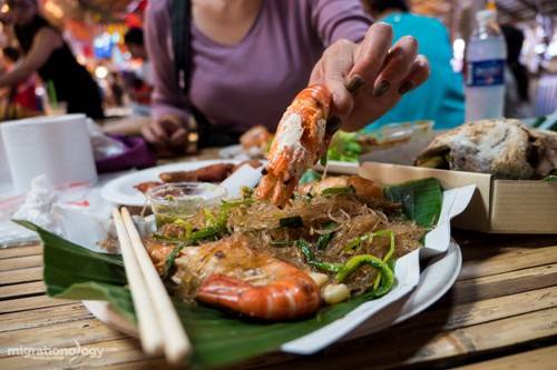 Đối với thực khách mê tôm thì goong ob woon sen là món không thể bỏ qua. Ảnh: migrationology.