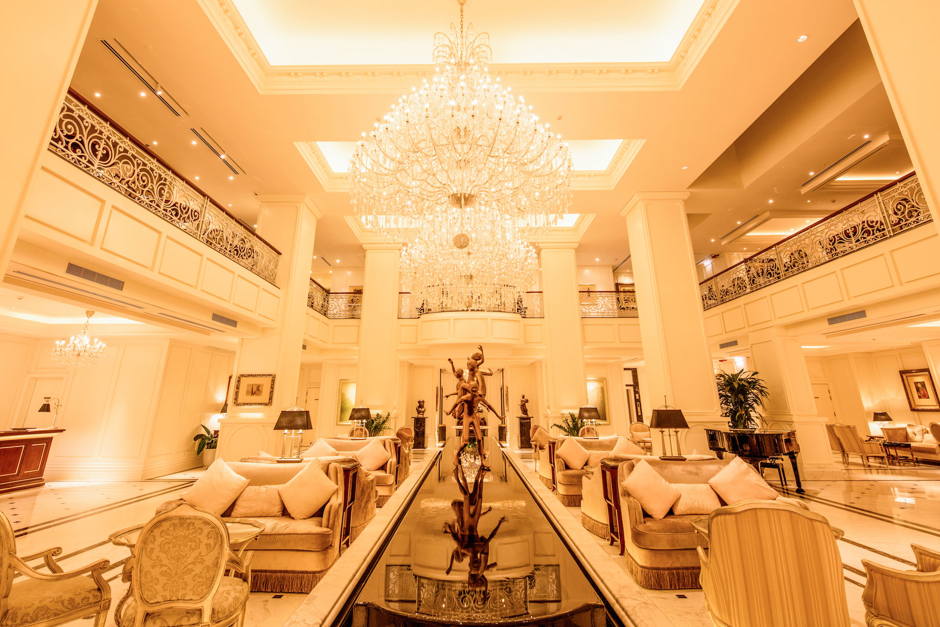 Khu lobby sang trọng tại khách sạn Apricot Hà Nội