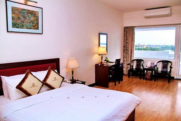 Phòng Family Deluxe Double River View tại Khách sạn Century Riverside Huế