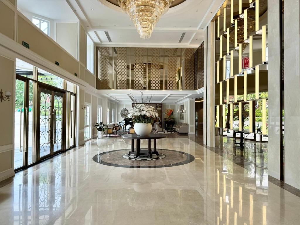 Sảnh khách sạn Golden Imperial Đà Lạt