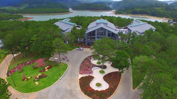 khach-san-da-lat-gan-ho-tuyen-lam-ivivu-21 khach-san-da-lat-gan-ho-tuyen-lam-ivivu-21