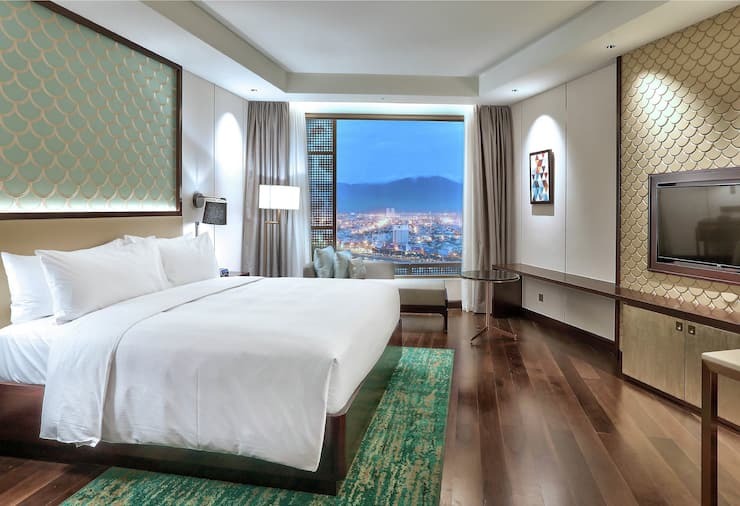 Phòng ngủ King Ocean View Hilton Đà Nẵng