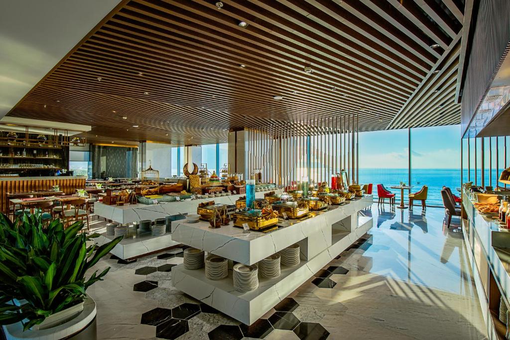 Nhà hàng The Riviera tại khách sạn Đà Nẵng Tết