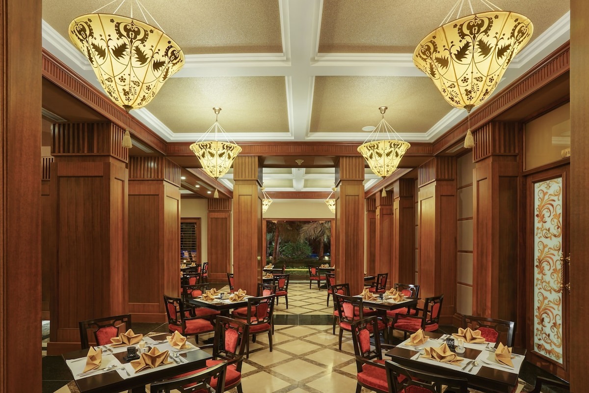 Nhà hàng Hương Việt tại Vinpearl Luxury Nha Trang