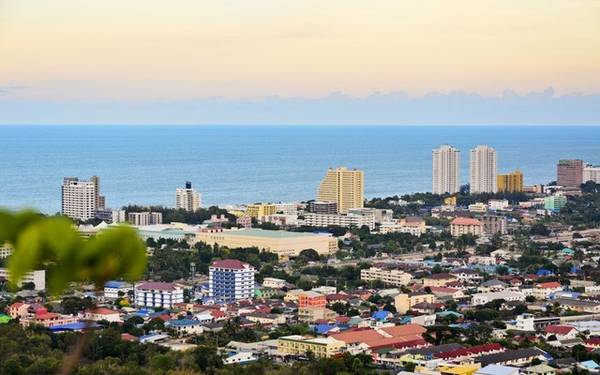 Huahin giá khách sạn giảm mạnh: Giá phòng trung bình là 64 Bảng Anh (khoảng 2,1 triệu đồng), giảm 16%.