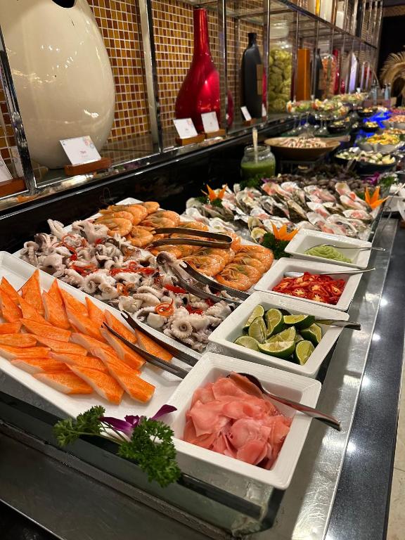 Quầy buffet nhà hàng khách sạn Hạ Long cao cấp