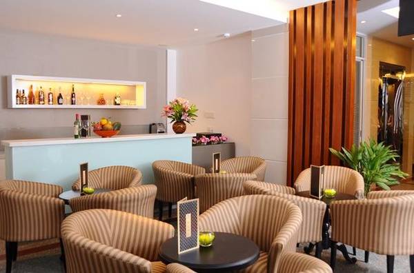Khách sạn Hồng Vy 1 Sài Gòn - Quầy bar sang trọng