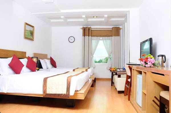 Khách sạn Hồng Vy 1 Sài Gòn - Phòng Deluxe khang trang