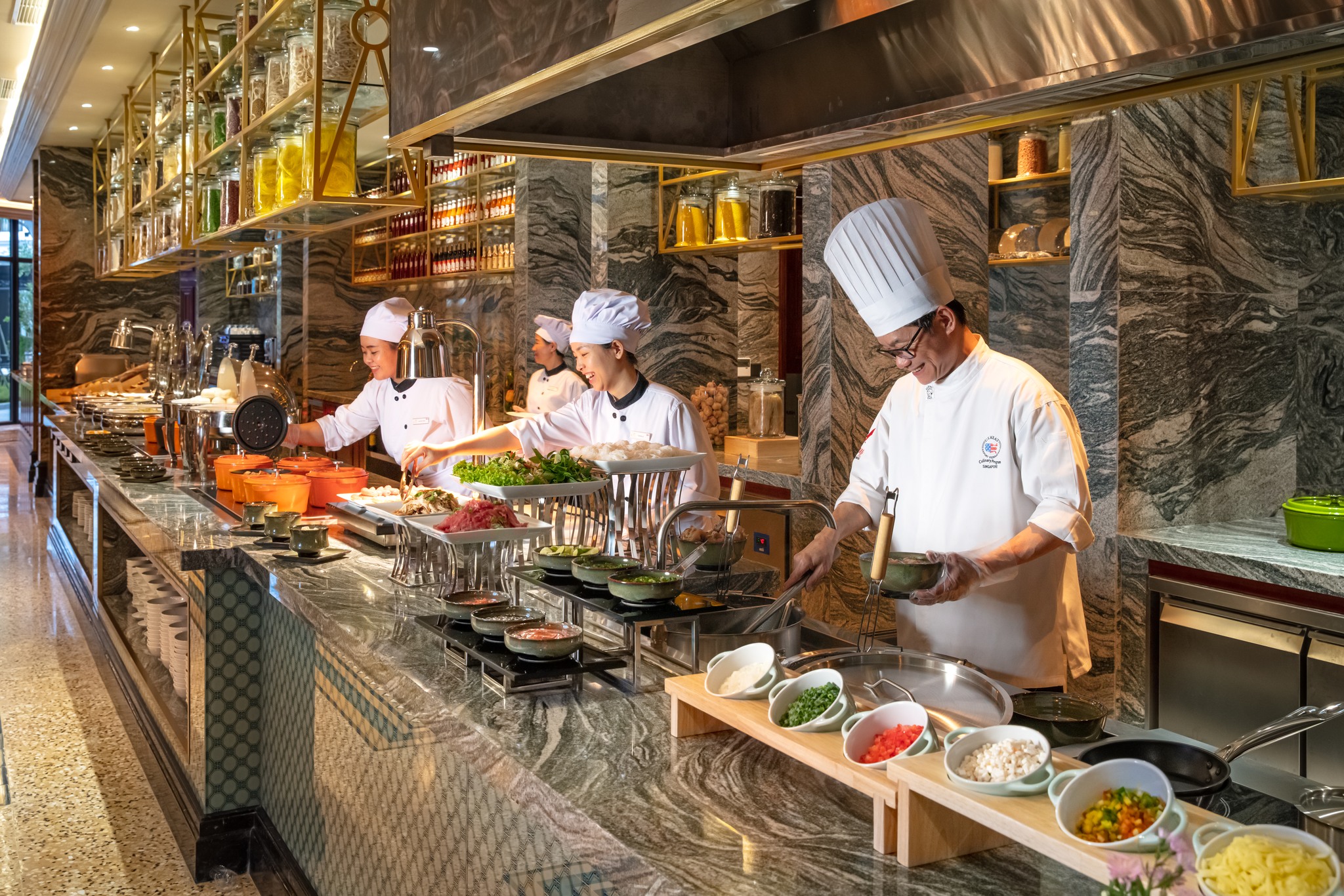Nhà hàng sang trọng tại Silk Path Grand Huế