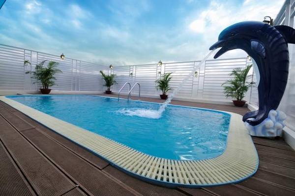 Khách sạn Nha Trang giảm giá - Bể bơi ngoài trời sang chảnh